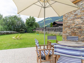 Гостиница Gorgeous Apartment in Terrace Garden Barbecue Deckchairs  Бриксен-Им-Тале